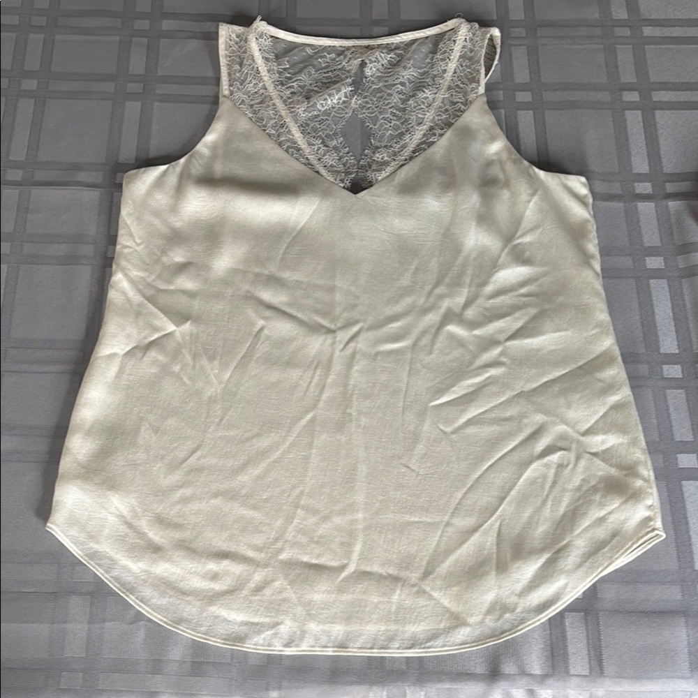 Express Cream Tank Top Relaxed Fit V-Neck